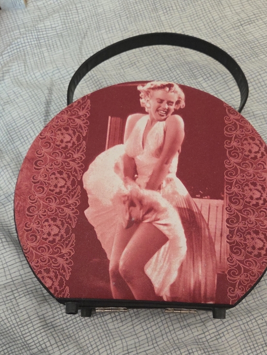 Handbags - Vintage-Style Round Red Graphic Handbag